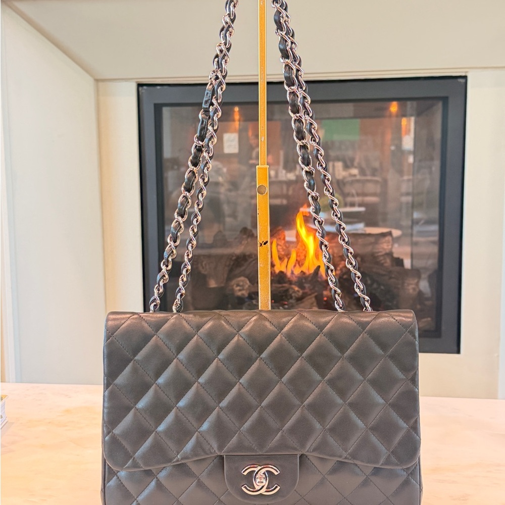 CHANEL Black Jumbo Quilted Lambskin Shoulder Bag with Silver Chain - Picture 2 of 9